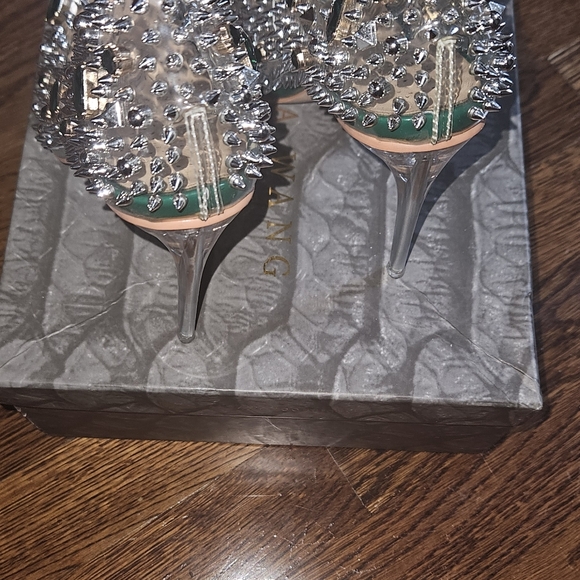 Heels - Picture 4 of 5